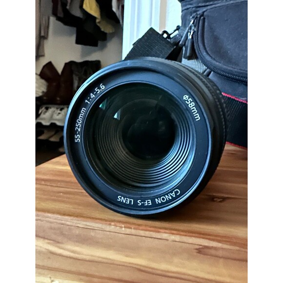 Canon EOS 500D Rebel T1i DSLR Kit - Picture 8 of 12